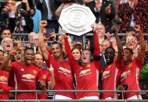 Ibrahimovic tỏa sáng, giúp MU vô địch Siêu cúp Anh 2-1 trước Leicester