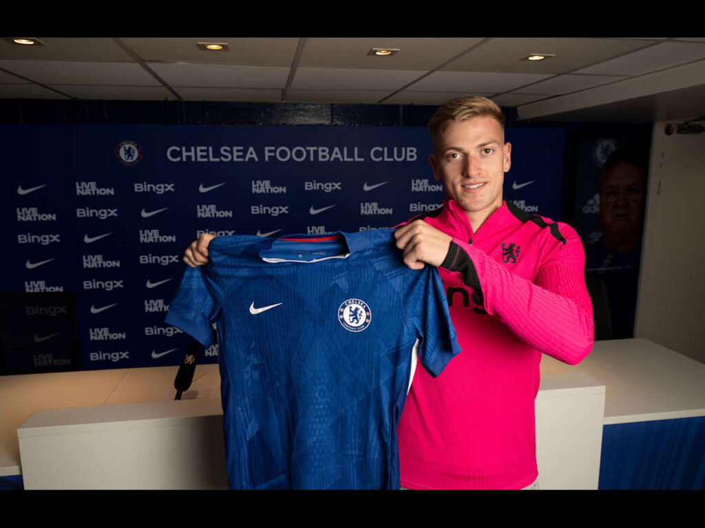 Olivier Giroud Khích Lệ Tân Binh Liam Delap Tại Chelsea